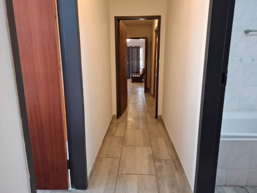 11 Bedroom Property for Sale in Brandwag Free State